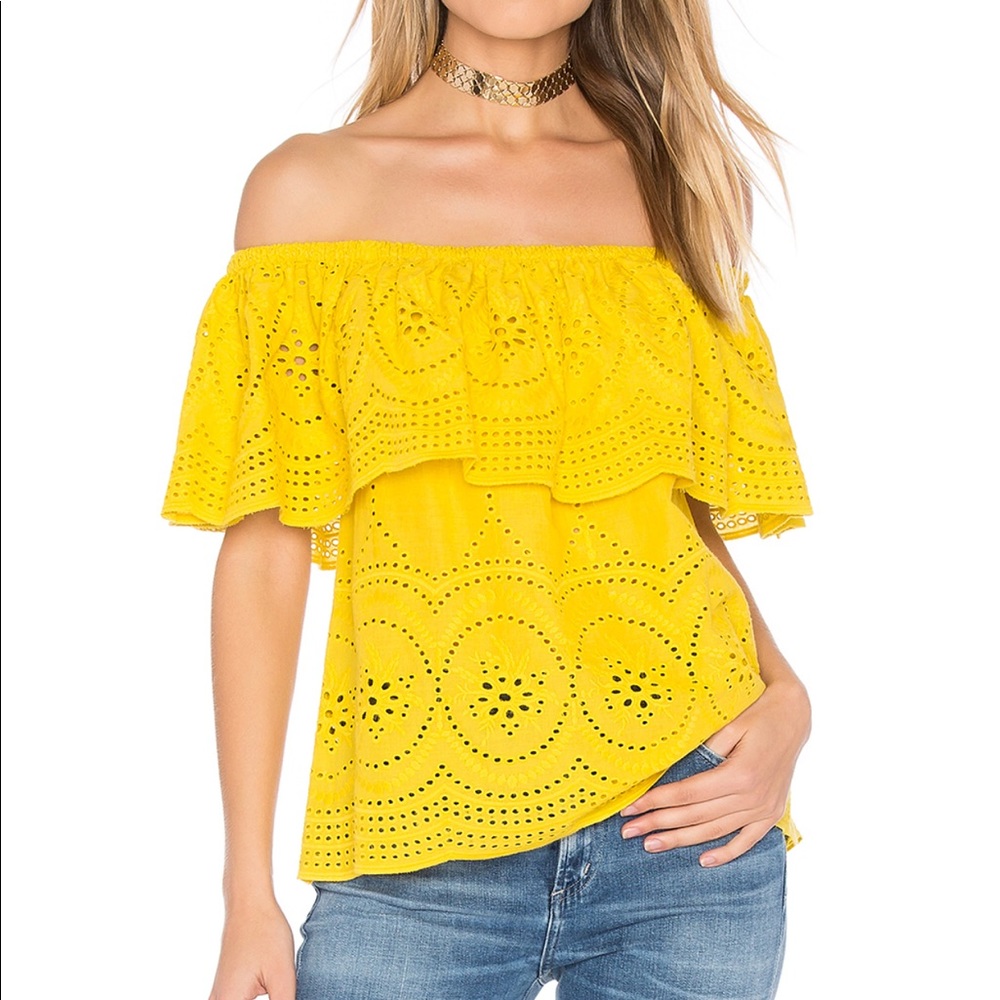 Cupcakes and Cashmere offshoulder blouse - XS